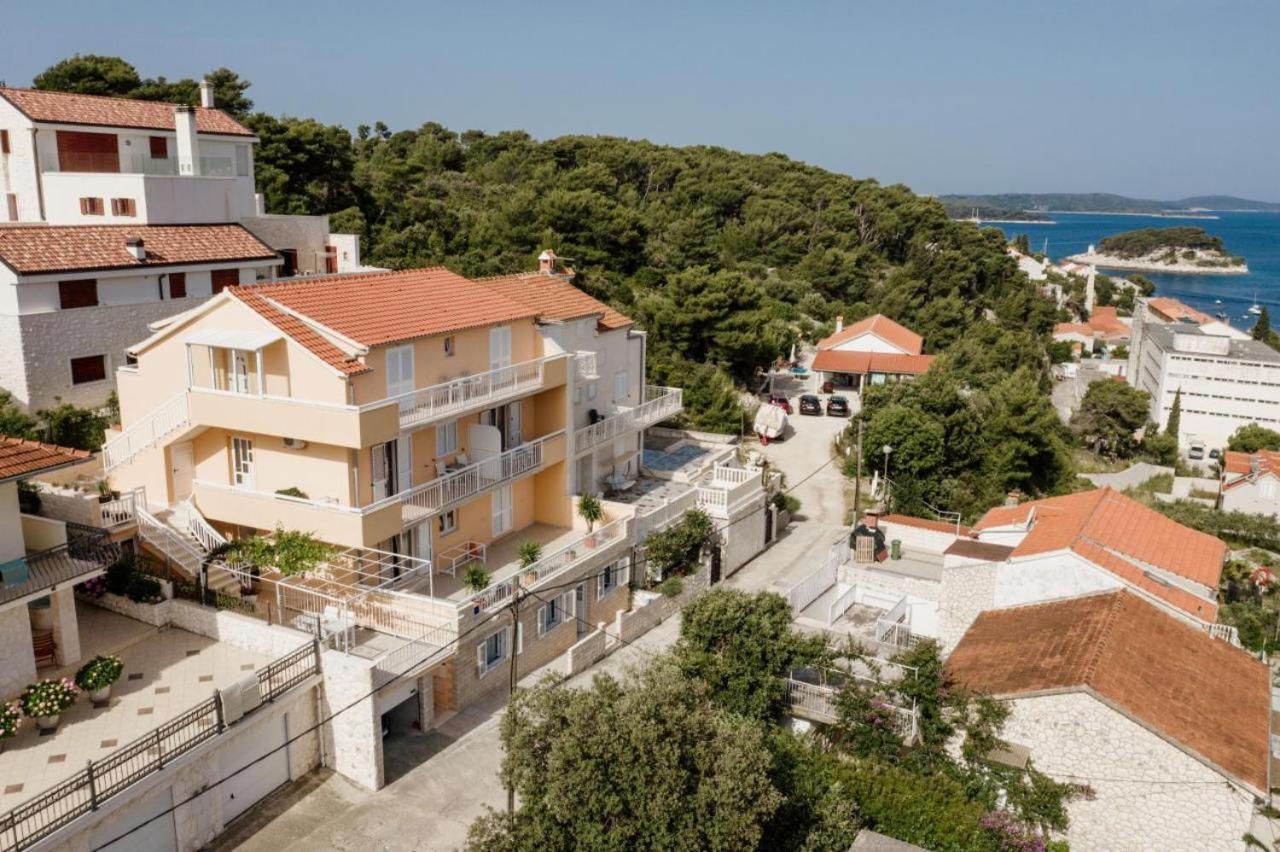 Apartment Sunny Elza 2 Hvar Town Exteriör bild